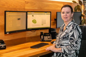 MA-QF-011024-6126Karin